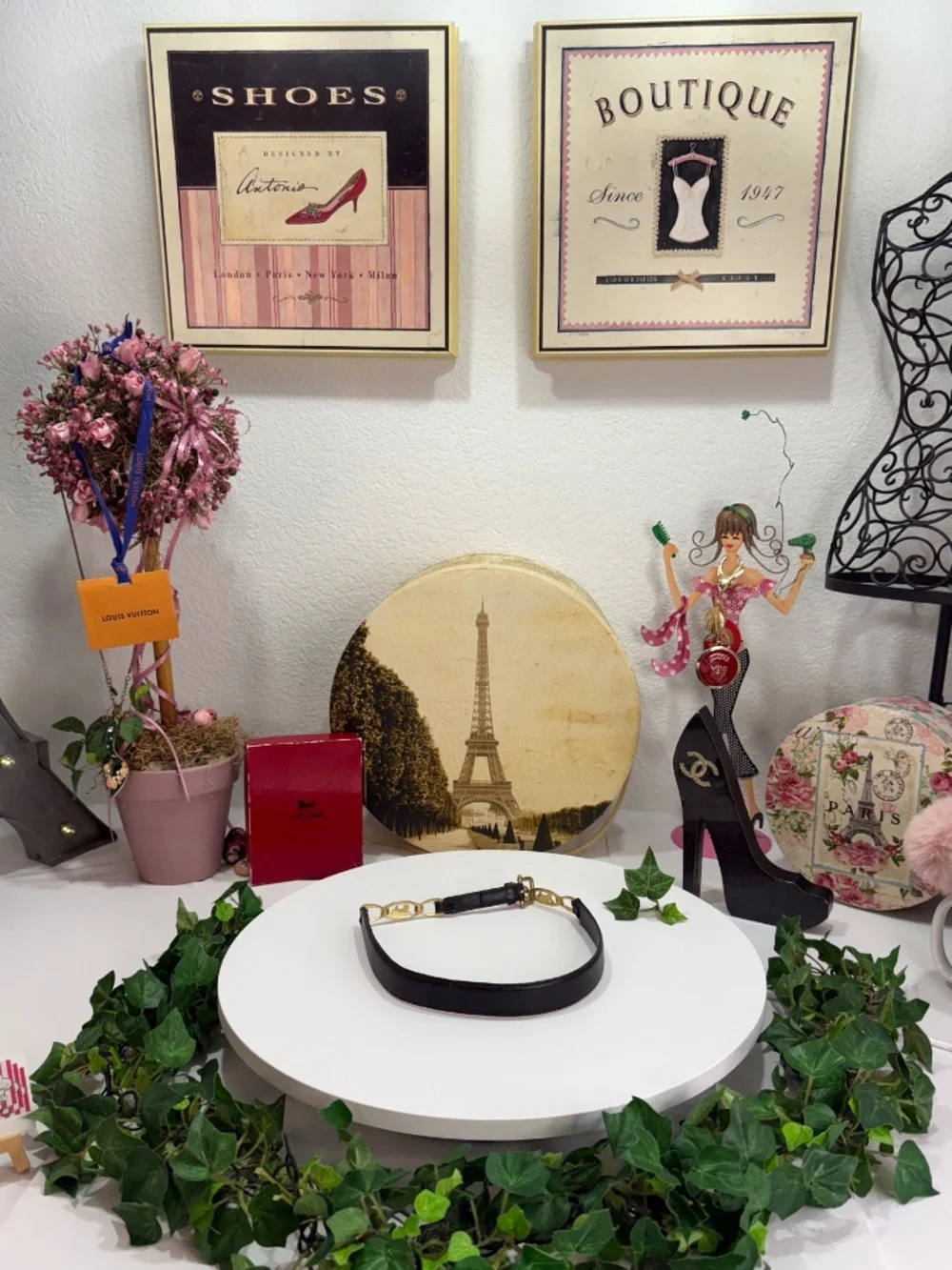 ALLURING CELINE LIMITED EDITION CARRIAGE BLACK LEATHER BELT! (ITALY)